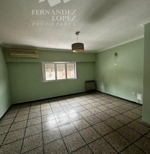 Departamento interno de 3 ambientes en planta alta 4