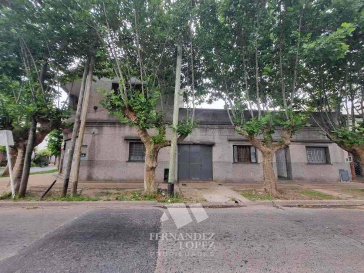 VENTA EN BLOCK - ESQUINA CERRITO Y COMODORO RIVADAVIA, BERNAL