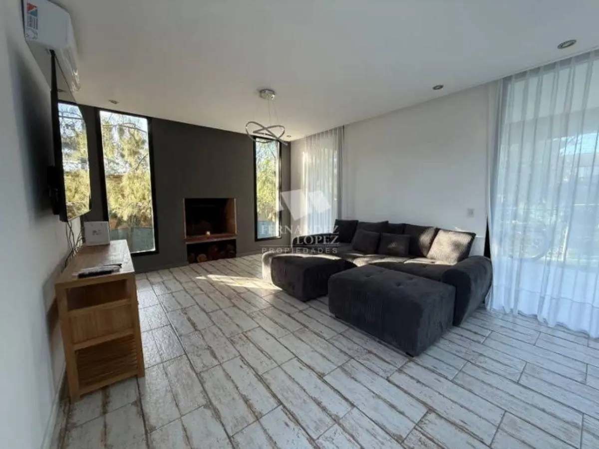 Excelente casa en dos plantas en exclusivo Barrio Privado " Las Golondrinas ". 5