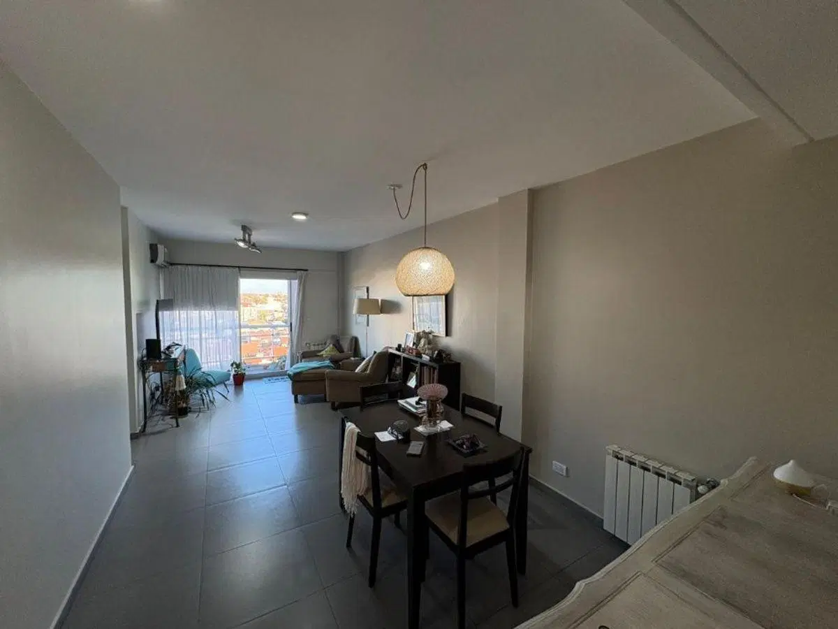 Piso de Categoría 3 Ambientes en Bernal Centro 4
