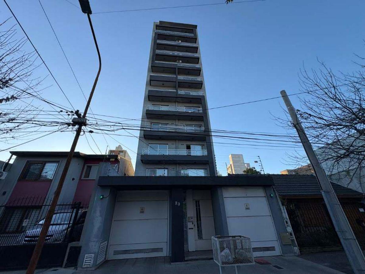 Piso de Categoría 3 Ambientes en Bernal Centro