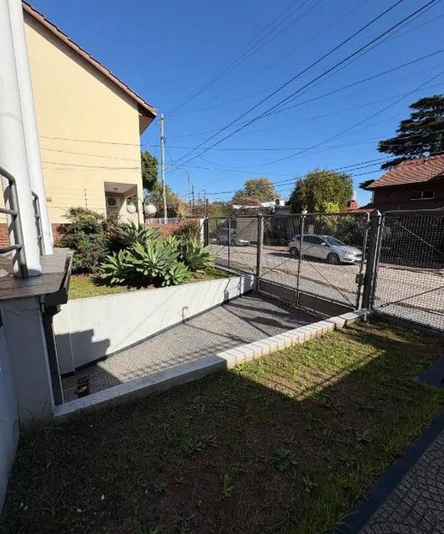 Excelente chalet de categoría desarrollado sobre lote de 10 x 53 mts (530 m²) 3