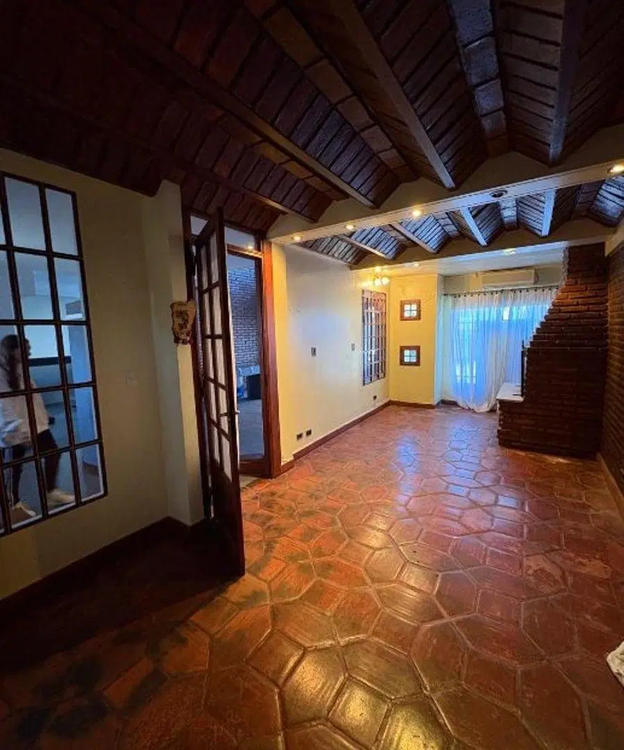 Excelente chalet de categoría desarrollado sobre lote de 10 x 53 mts (530 m²) 5