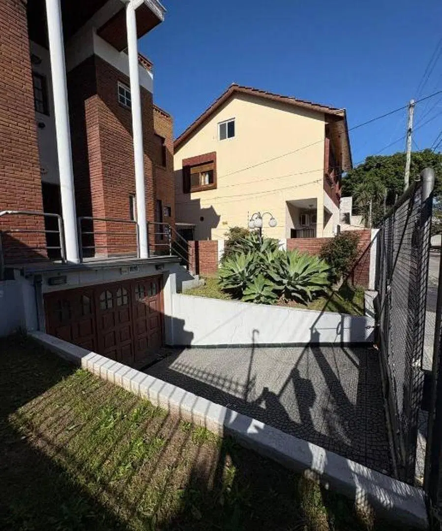 Excelente chalet de categoría desarrollado sobre lote de 10 x 53 mts (530 m²) 4