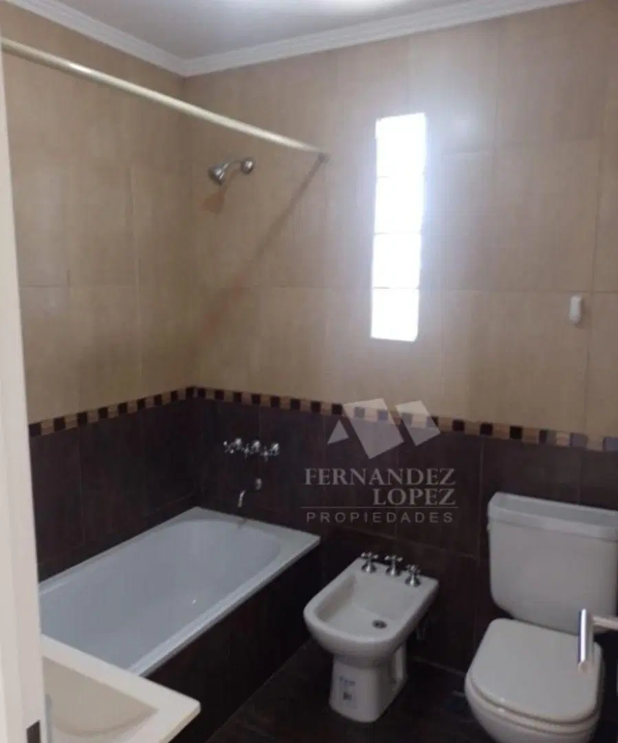 Excelente semipiso 2 ambientes amplio y luminosocon cochera, 2