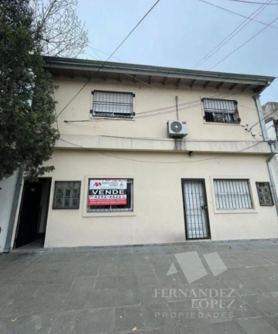Departamento Monoambiente en Primer Piso por escalera 1