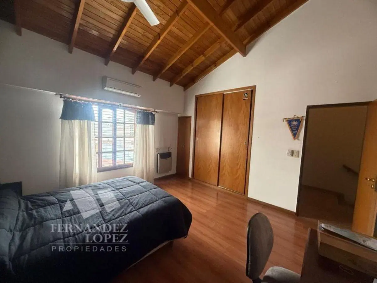 Casa PH en excelente estado, con ambientes amplios y luminosos 5