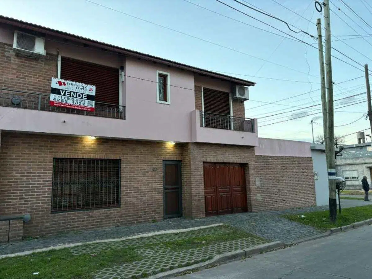 Casa PH en excelente estado, con ambientes amplios y luminosos 1