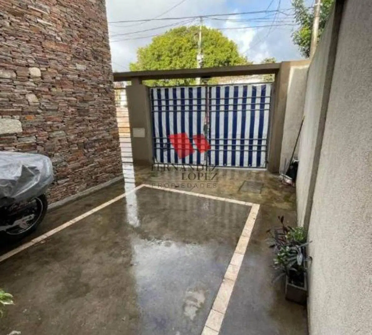 Impecable departamento 3 amb en planta baja con entrada vehicular y terreno libre- 2
