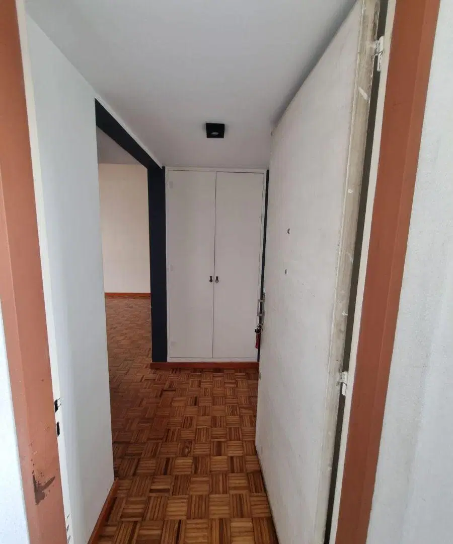 Depto de dos ambientes con balcón , excelente vista 2