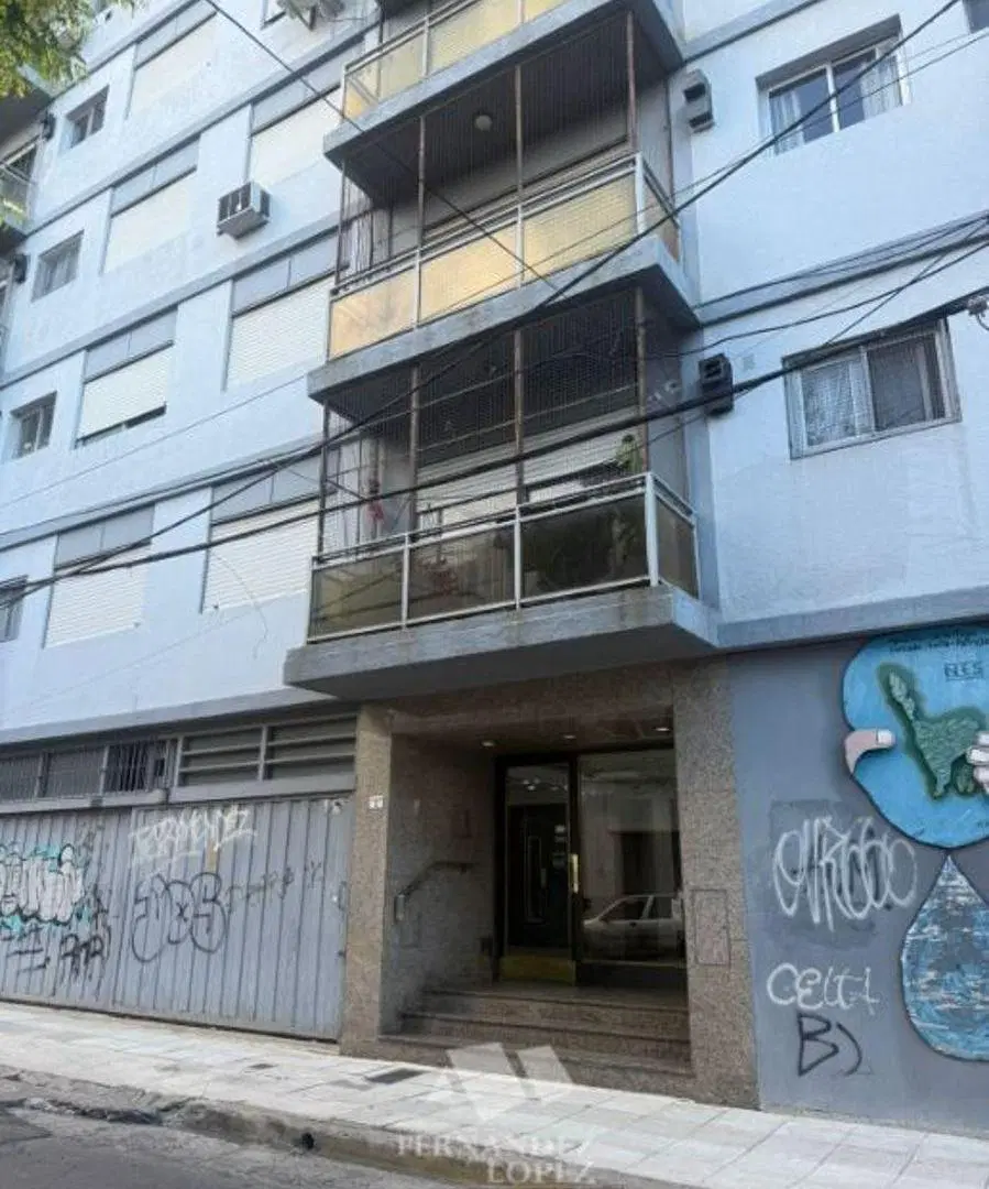 Depto de dos ambientes con balcón , excelente vista 5
