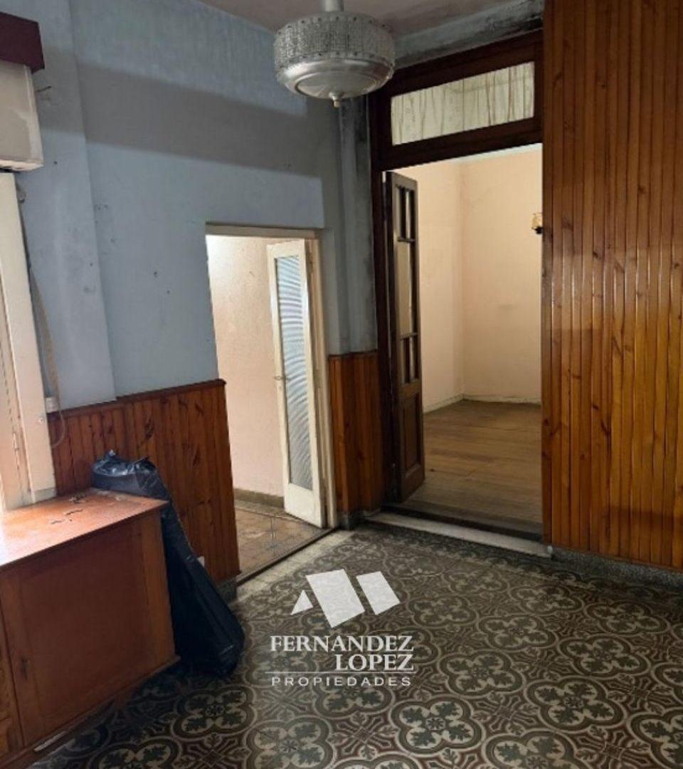 Foto de ALQUILER COMERCIAL / PROFESIONAL Excelente propiedad sobre Av. Vicente, imagen 5