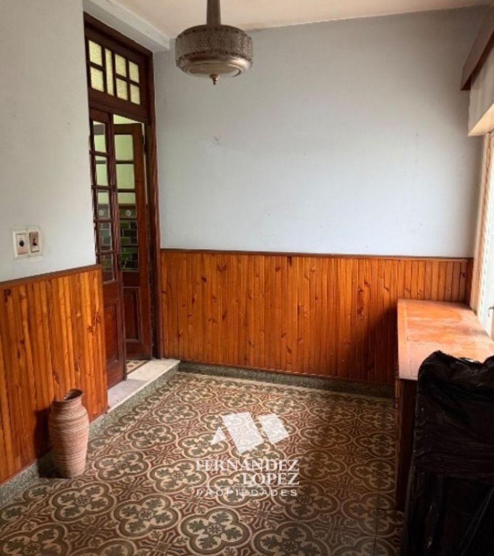 Foto de ALQUILER COMERCIAL / PROFESIONAL Excelente propiedad sobre Av. Vicente, imagen 4