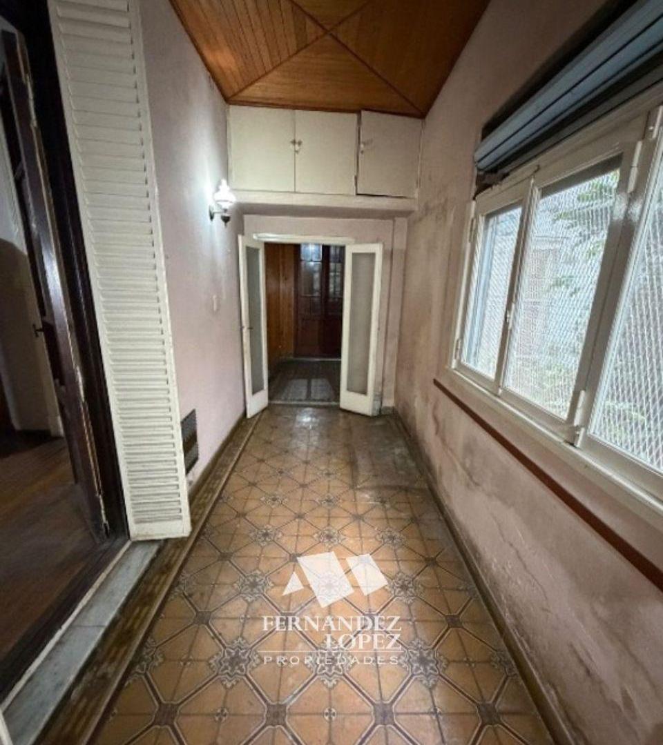 Foto de ALQUILER COMERCIAL / PROFESIONAL Excelente propiedad sobre Av. Vicente, imagen 5
