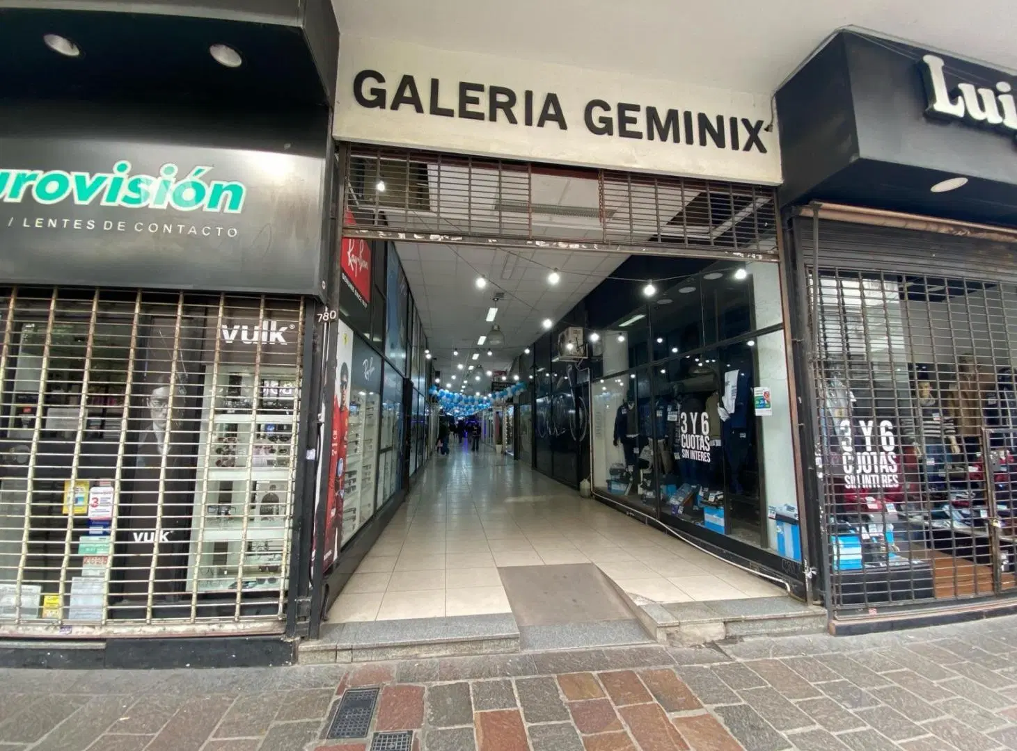 Departamento en 8 47 y 48 galería Géminis 5