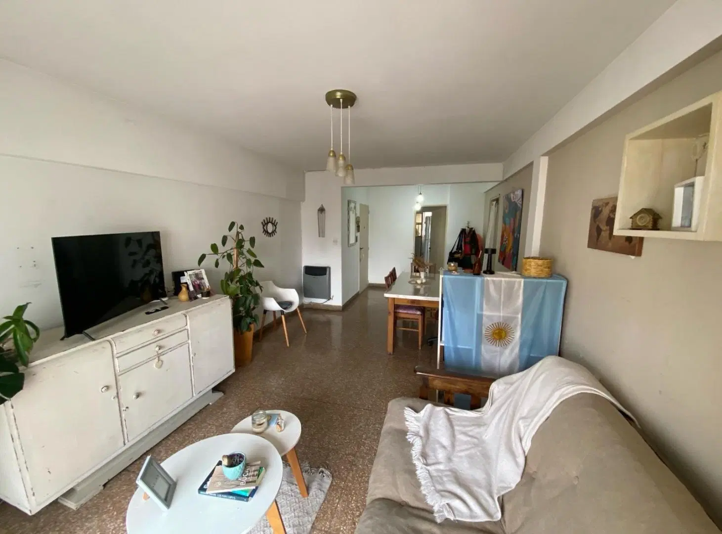 Departamento en 8 47 y 48 galería Géminis 4