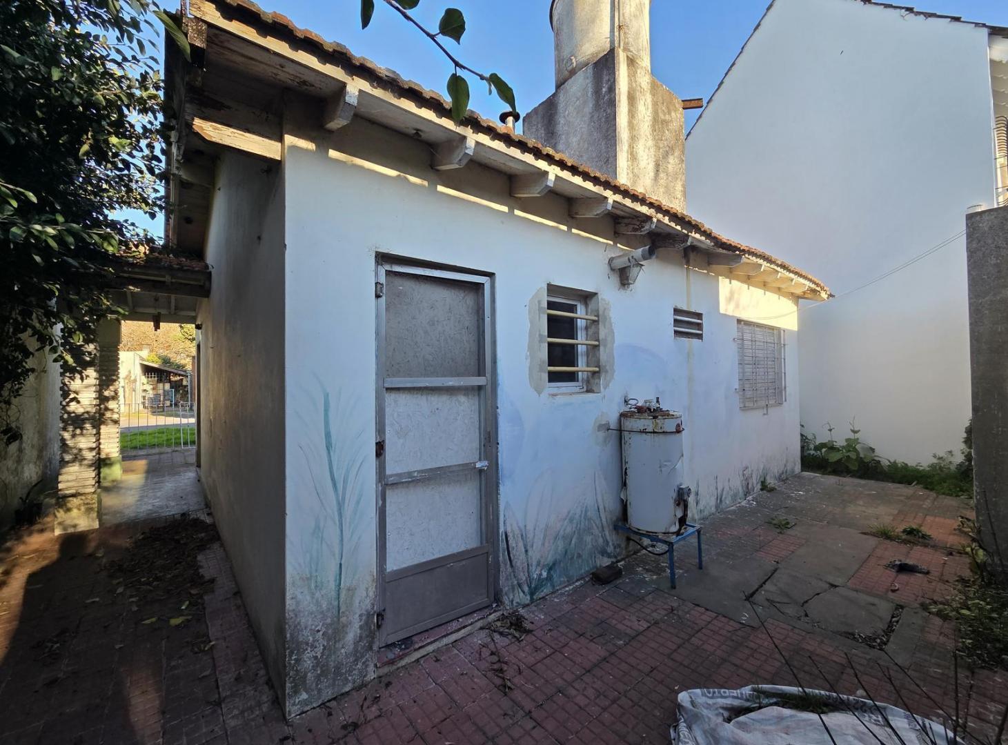 Foto de Casa en venta a refaccionar en 519 bis entre 172 y 173, imagen 3