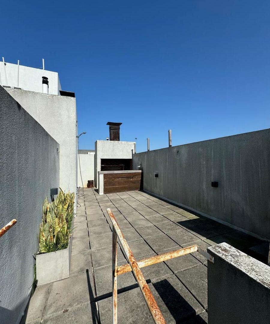 Foto de Departamento en ALQUILER con terraza propia y cochera, imagen 1