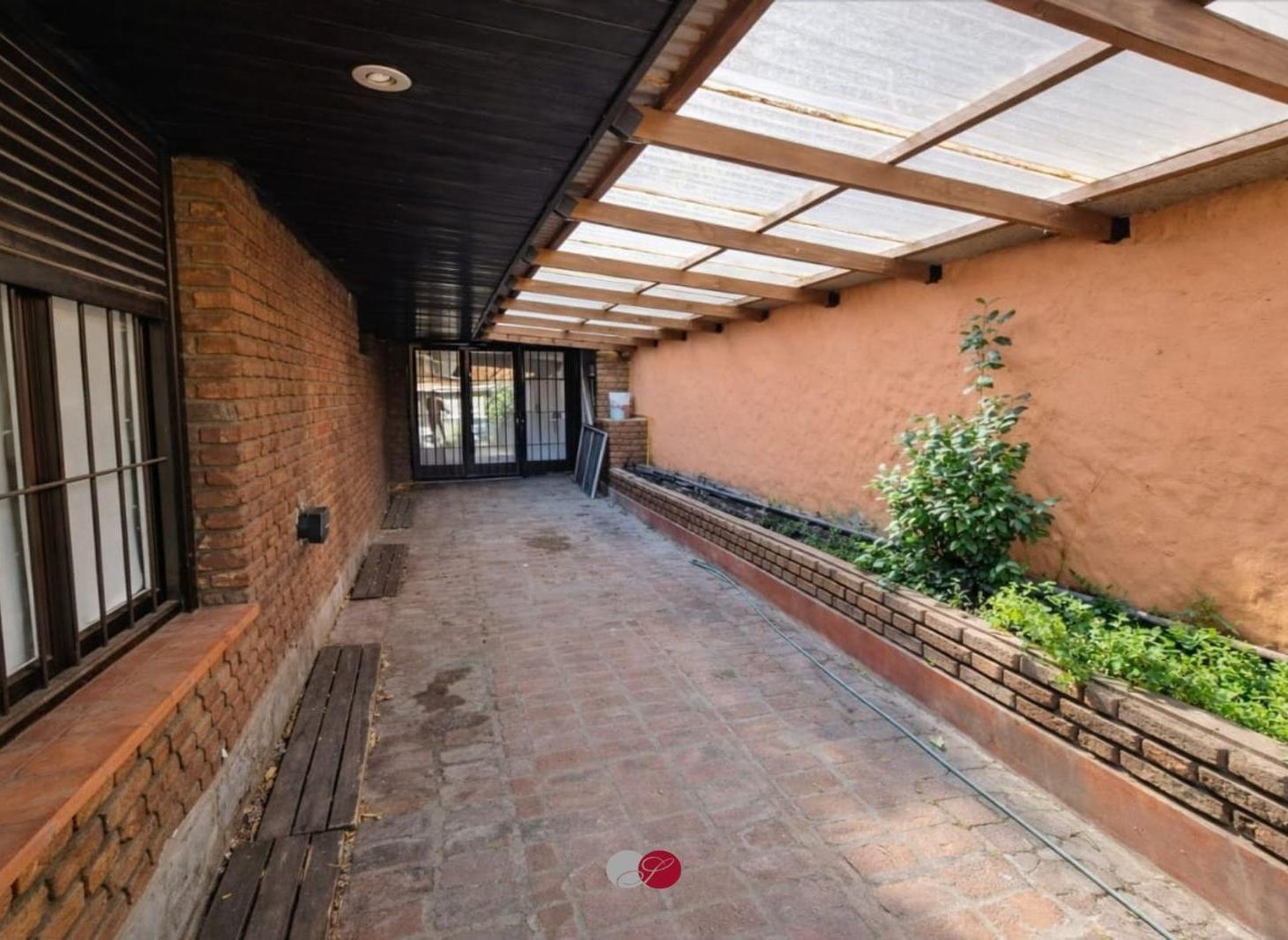 Foto de CHALET 4 AMB PARQUE LURO | VIVIENDA/CONSULTORIOS, imagen 2