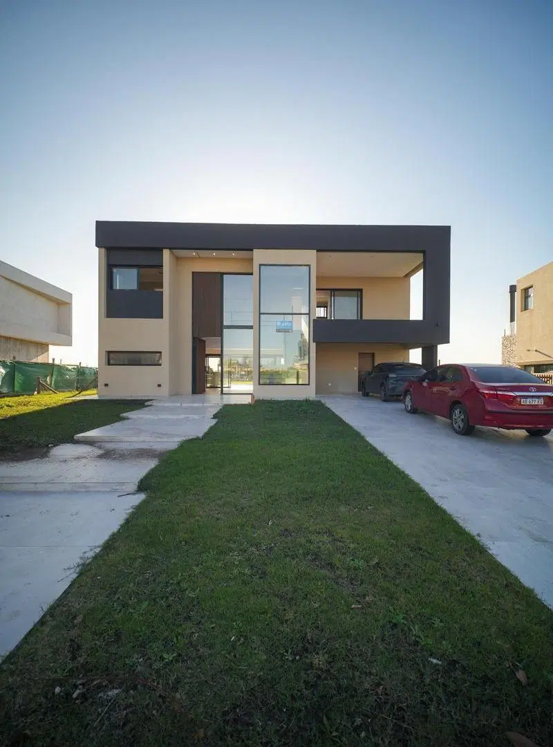 Hermosa Casa en venta en Terralagos en dos plantas a estrenar 3