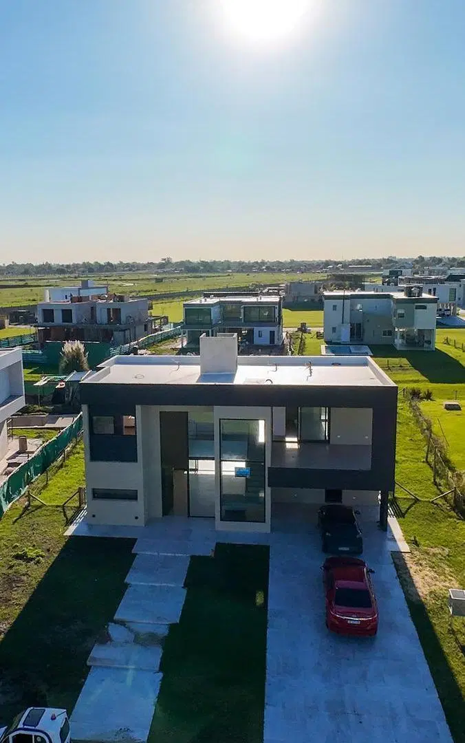 Hermosa Casa en venta en Terralagos en dos plantas a estrenar 2