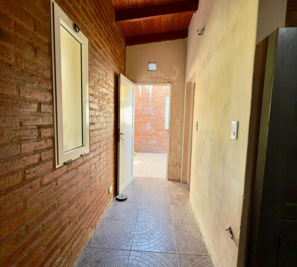 Foto de Casa en VENTA : España 464 (España esquina Cmte. Espora ) Capitán, imagen 4