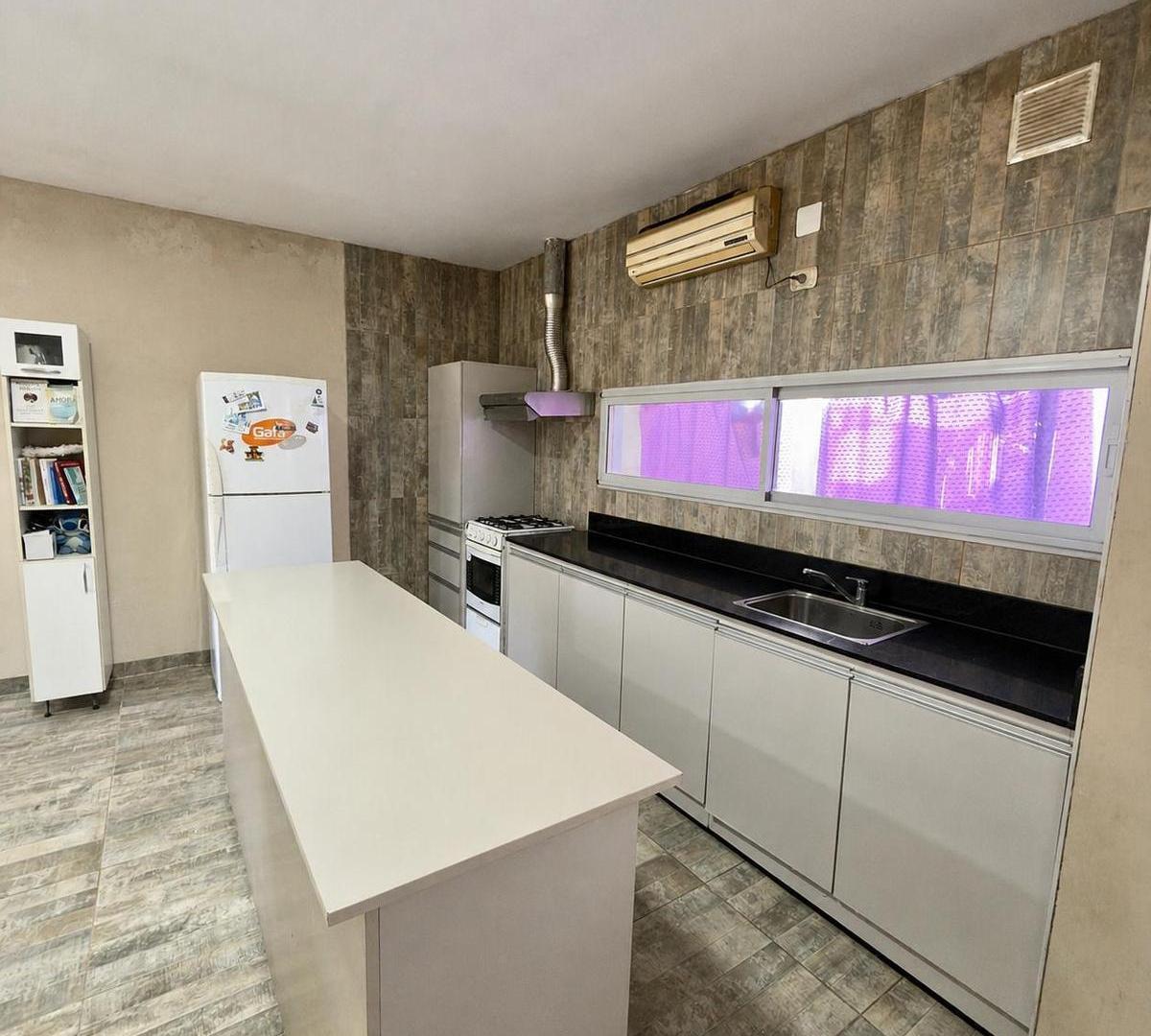 Foto de Casa en VENTA : España 464 (España esquina Cmte. Espora ) Capitán, imagen 5