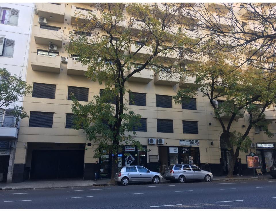 PARA INVERSORES - Cochera doble cubierta en Avenida Belgrano 1345