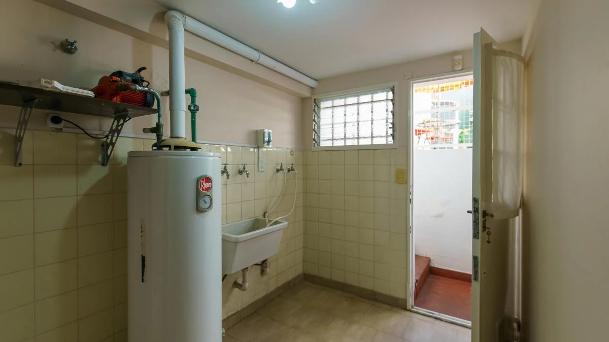 Exclusivo Triplex Cochera 2 Autos, Jardín, Pileta y Parrilla en Bonifacio Al 500 4