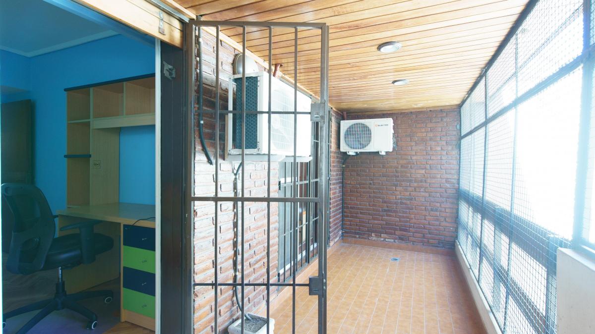 Exclusivo Triplex Cochera 2 Autos, Jardín, Pileta y Parrilla en Bonifacio Al 500 2