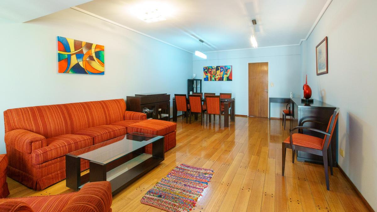 Exclusivo Tríplex Cochera 2 Autos, Jardín, Pileta y Parrilla en Bonifacio Al 500 3