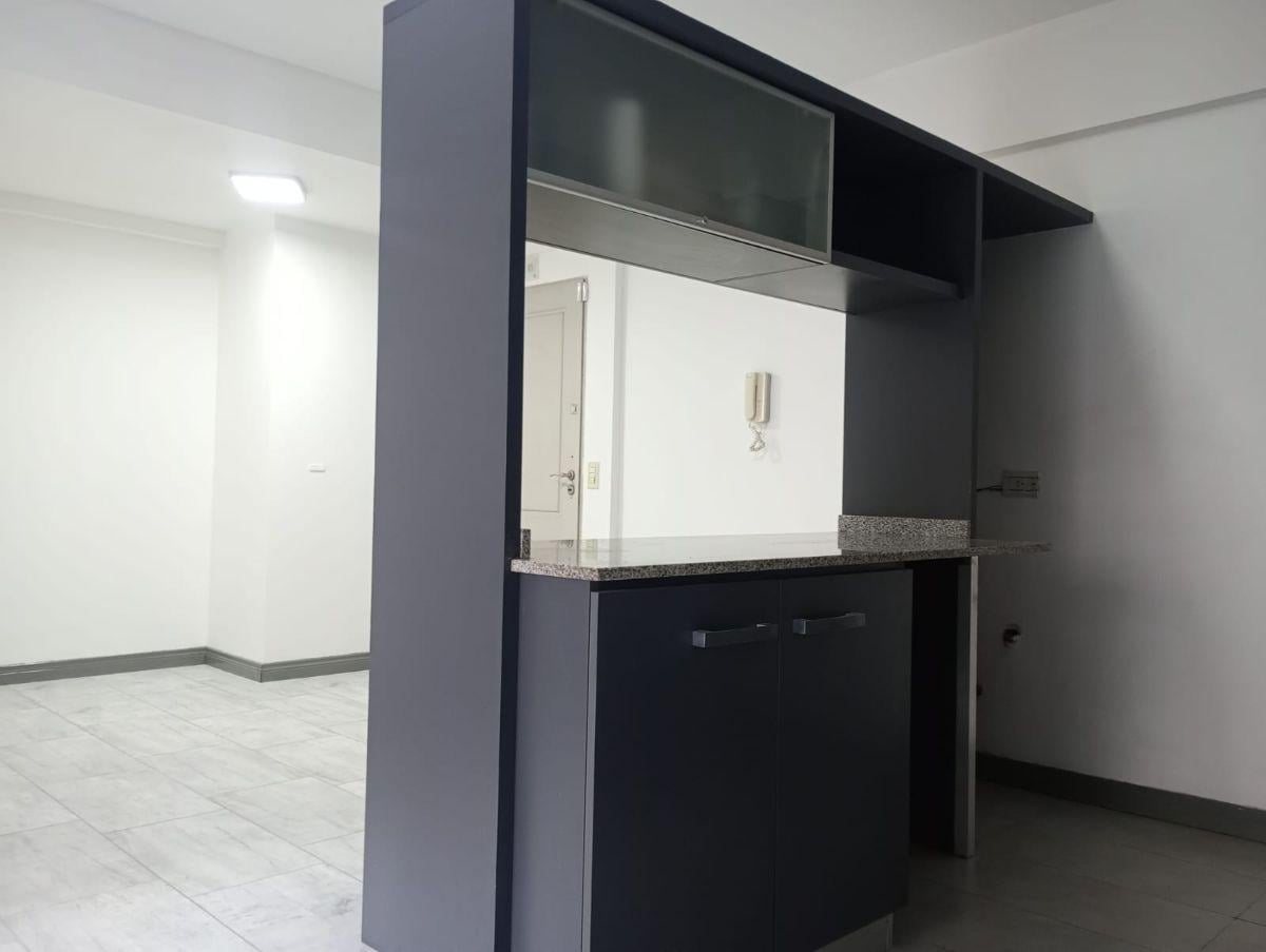 Foto de Exclusivo semipiso de 3 amb con cochera en Hualfin 800 Piso 3, imagen 3