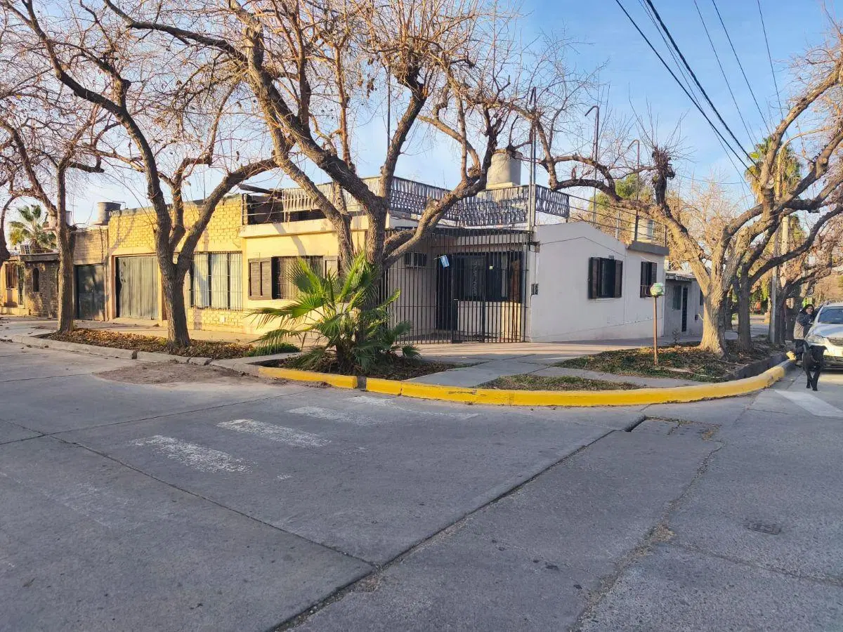 RT PROPIEDADES ALQUILA CASA EN BARRIO CEMENTISTA II 3