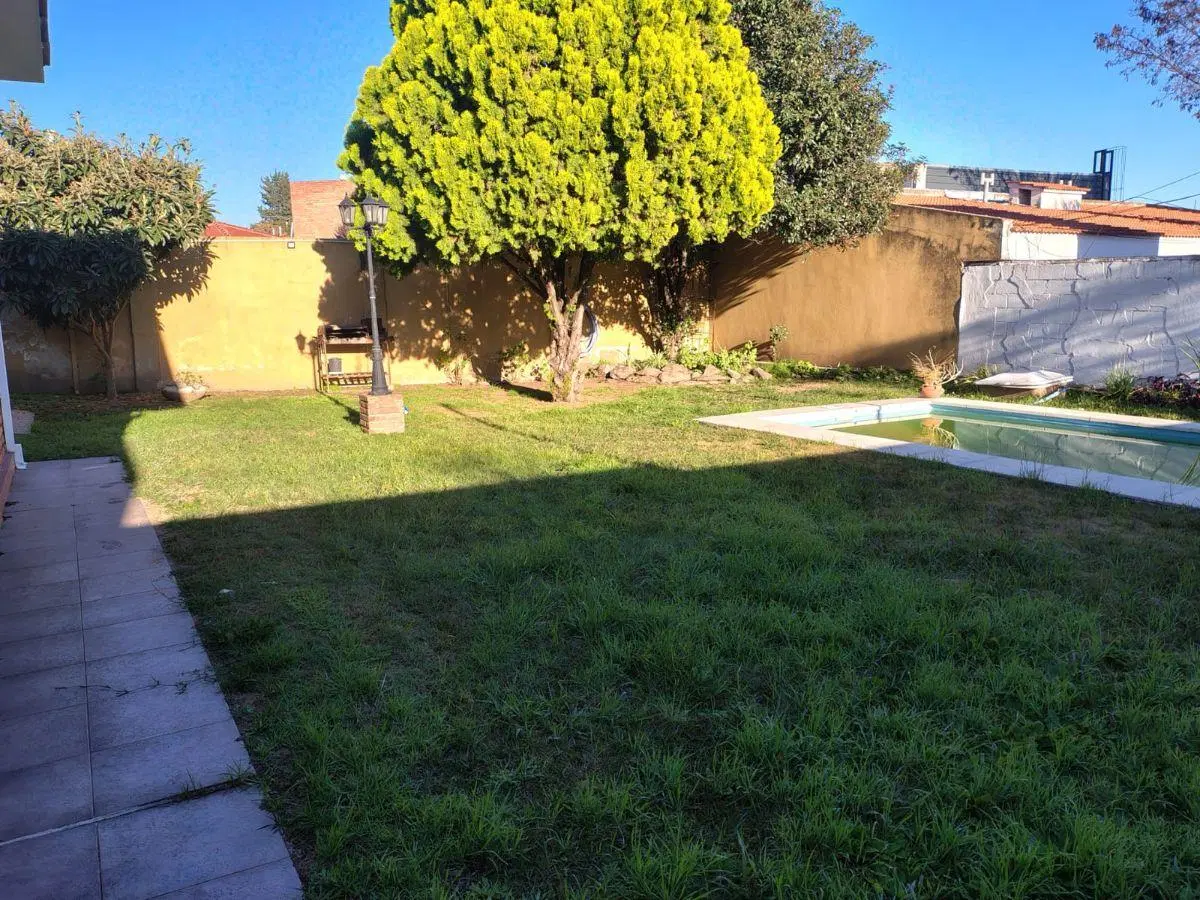Alquiler anual, Casa 3 dor, 2 baños, Piscina en barrio Santa Rita, Carlos Paz 2