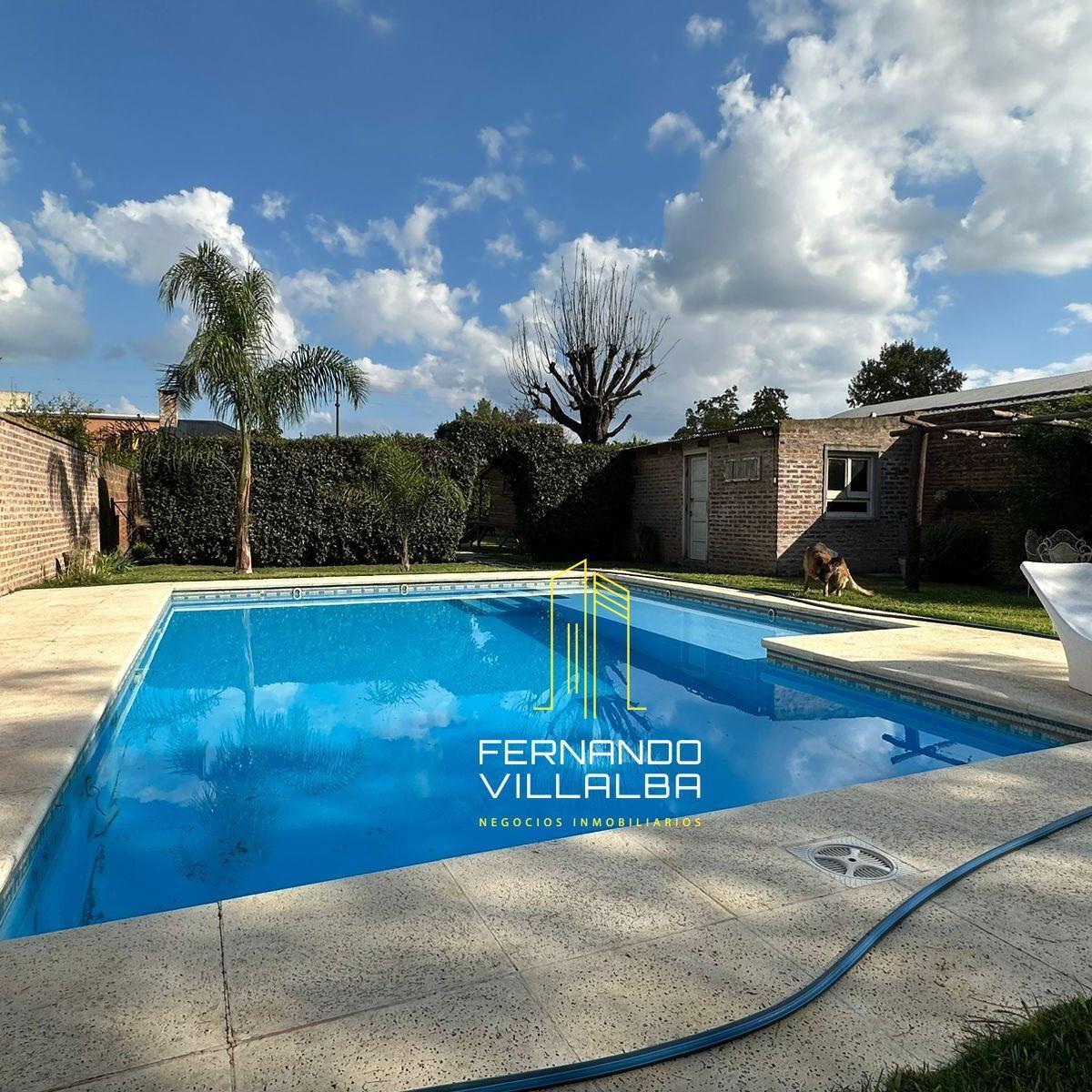 Venta - Hermosa Casa Sobre Av 40 2