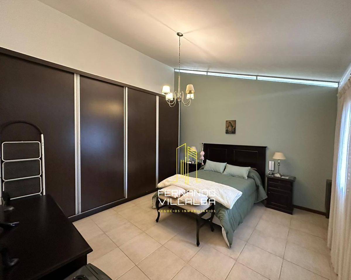 Venta - Hermosa Casa Sobre Av 40 5