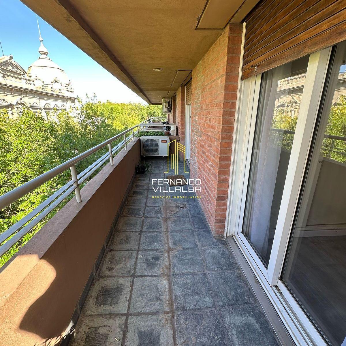 Venta - Hermoso Departamento 2 Ambientes con Cochera 2