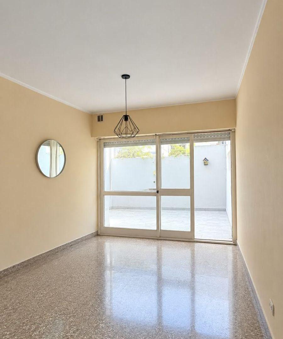 Foto de Departamento de dos dormitorios, dos patios a la venta en calle 9 y 59, imagen 2