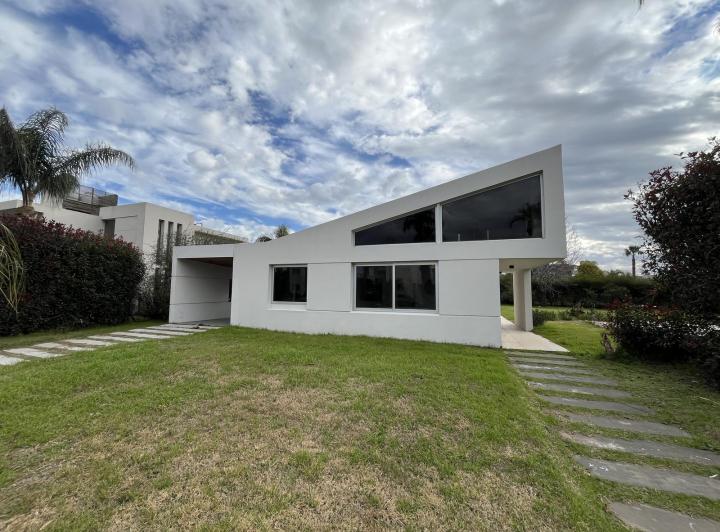 Casa en Miraflores (Funes Hills) 4