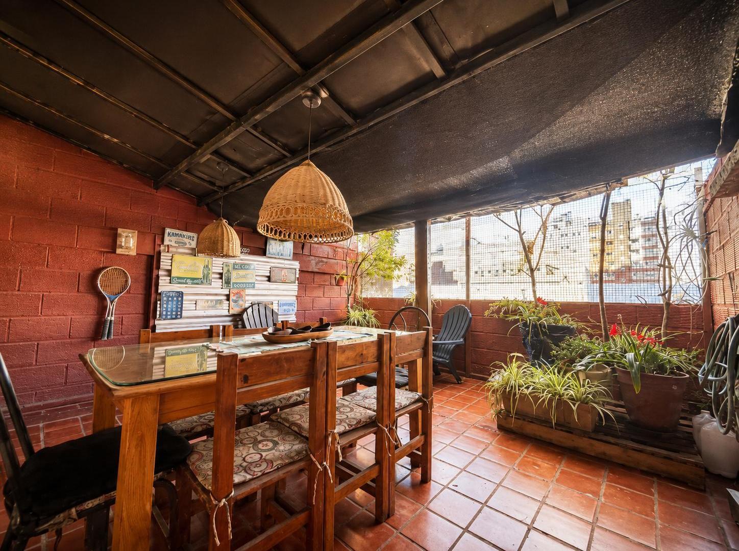Duplex de 1 dormitorio mas comodín con terraza exclusiva