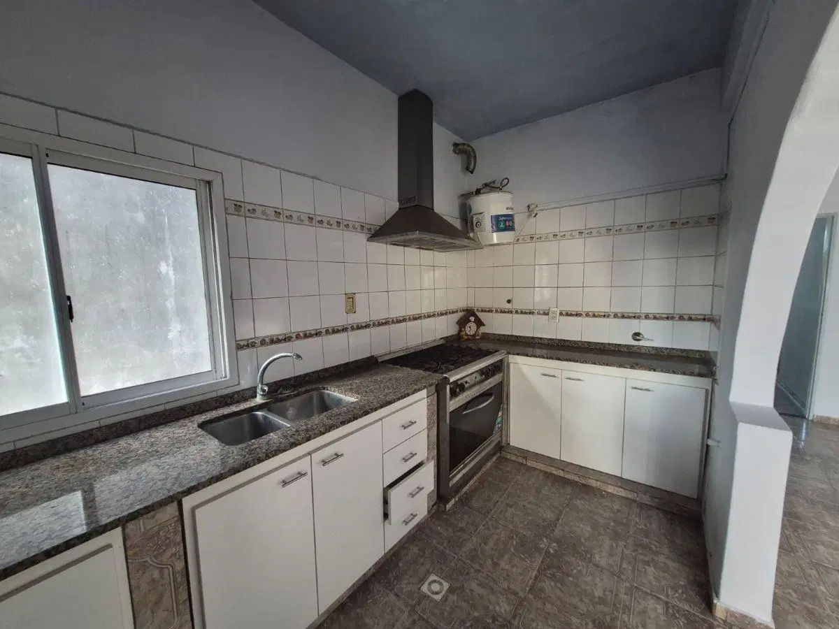 DEPARTAMENTO AL FRENTE SIN EXPENSAS, MUY BUENA UBICACION 4