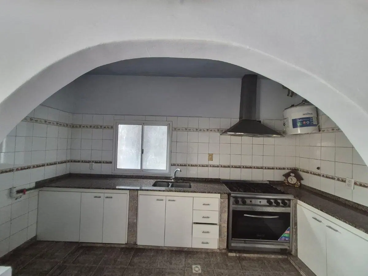 DEPARTAMENTO AL FRENTE SIN EXPENSAS, MUY BUENA UBICACION 5