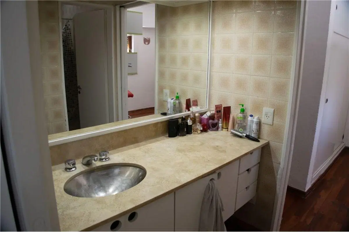 Casa en venta con 4 dormitorios y 990 m² en El Paraíso 4