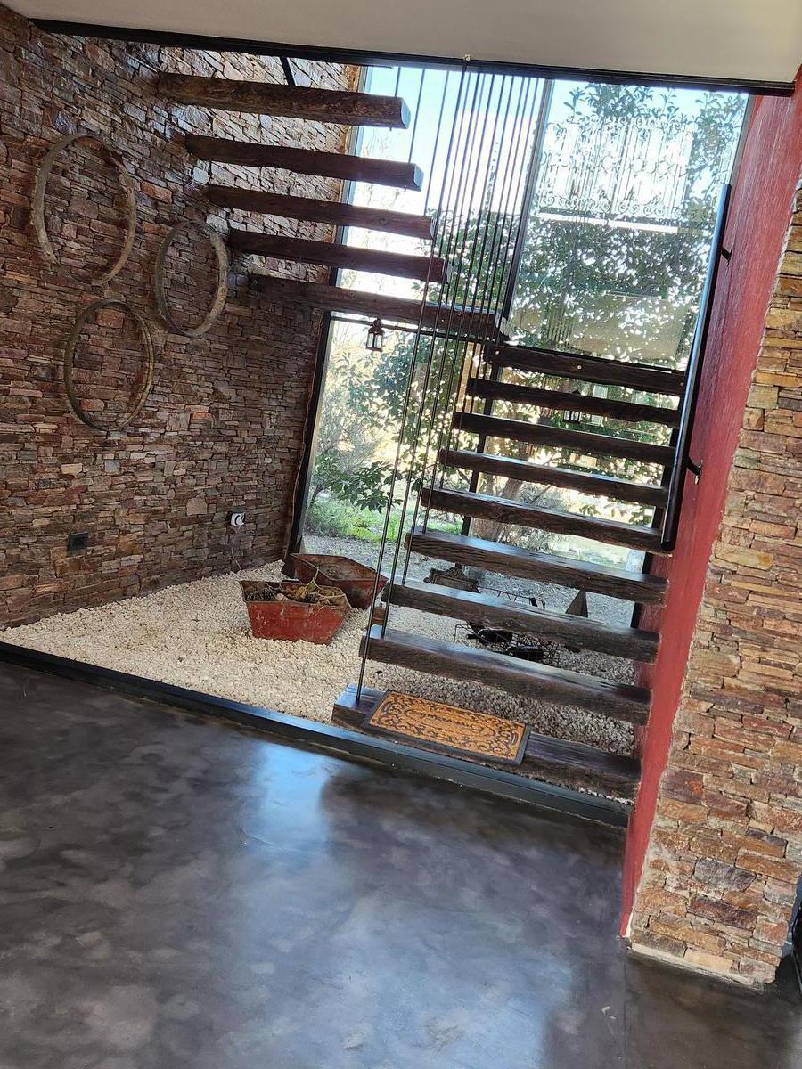 Se Vende Hotel en San Rafael. Medoza, con Restaurante. Todo Nuevo, Equipado y Funcionando. 5