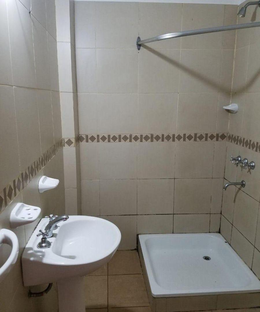 Foto de Casa de 433 m² con 2 dormitorios en venta en Adrogué, imagen 3