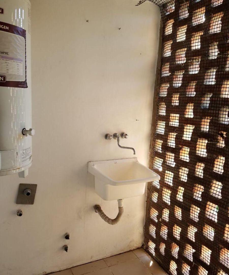 Foto de Casa de 433 m² con 2 dormitorios en venta en Adrogué, imagen 1