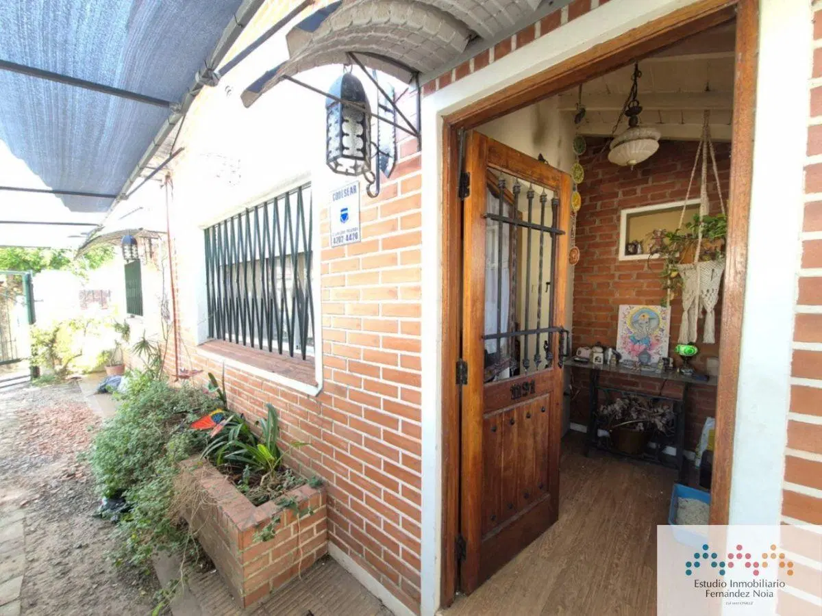 VENTA CASA 4 AMBIENTES CON PATIO Y COCHERA - LOMAS DE ZAMORA 2