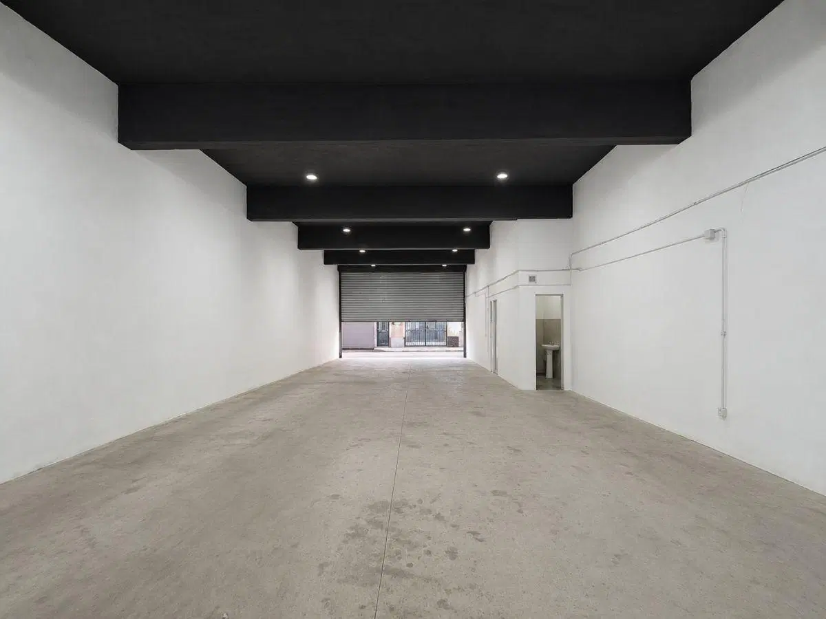 Galpón de 540 m2 en Alquiler en Temperley 3
