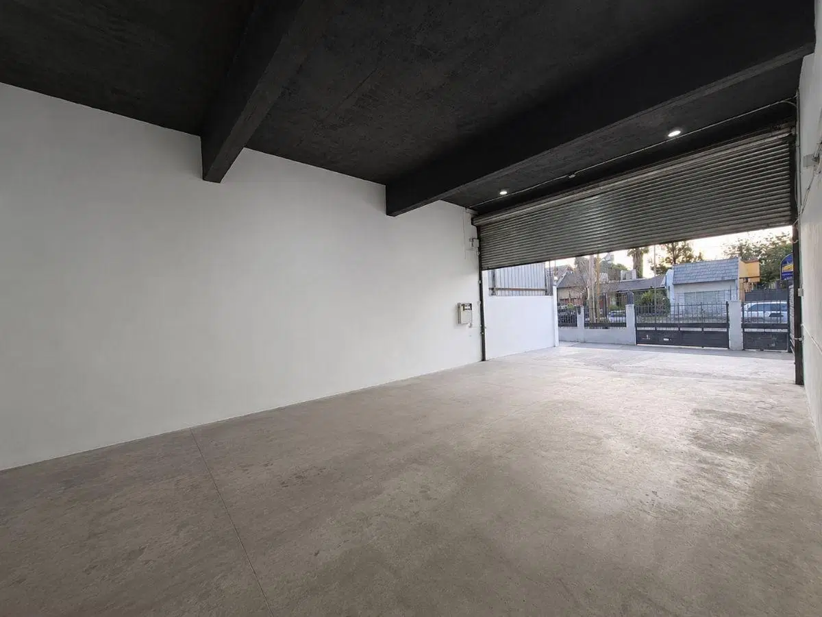 Galpón de 540 m2 en Alquiler en Temperley 2