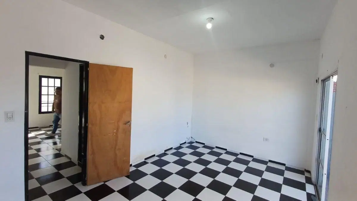 LOTE DE 500 m2 CON 6 DEPARTAMENTOS, IDEAL INVERSOR, FLORENCIO VARELA 5